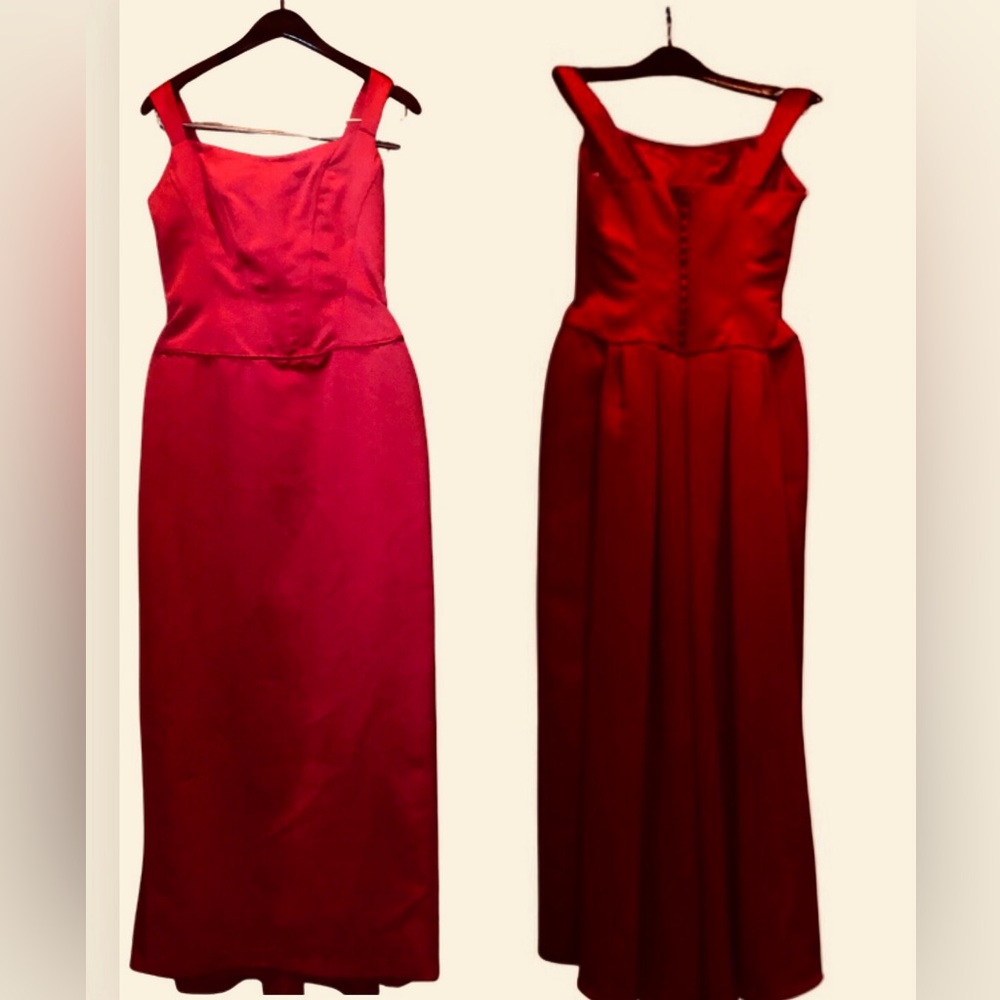 Elegant Red Sleeveless formal by Michaelangelo. fit sz 8 or sz 6 (tagged 10) EUC